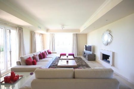 Livingroom, Villa for sale in Selwo, Estepona