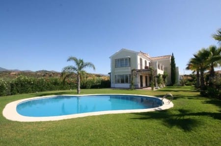 Villa for sale in Selwo, Estepona