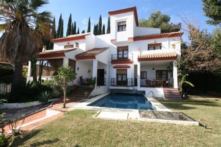 Charming rustic villa between Estepona and Marbella