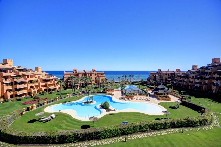 Middle floor apartment in Los Granados del Mar, Estepona