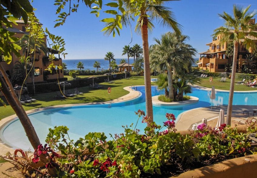 Pool and gardens in Los Granados del Mar, Estepona