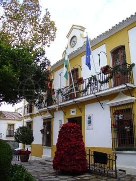 Estepona residents pay less tax!