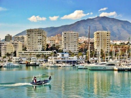 Five-star welcome for those registering as Estepona residents