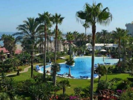 Los Granados, beachside luxury apartments in Puerto Banús