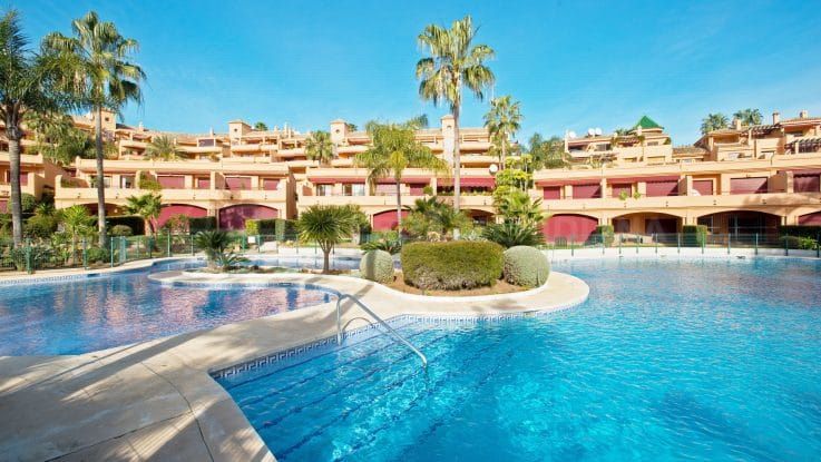 Riviera Andaluza, idyllic frontline beach in Estepona