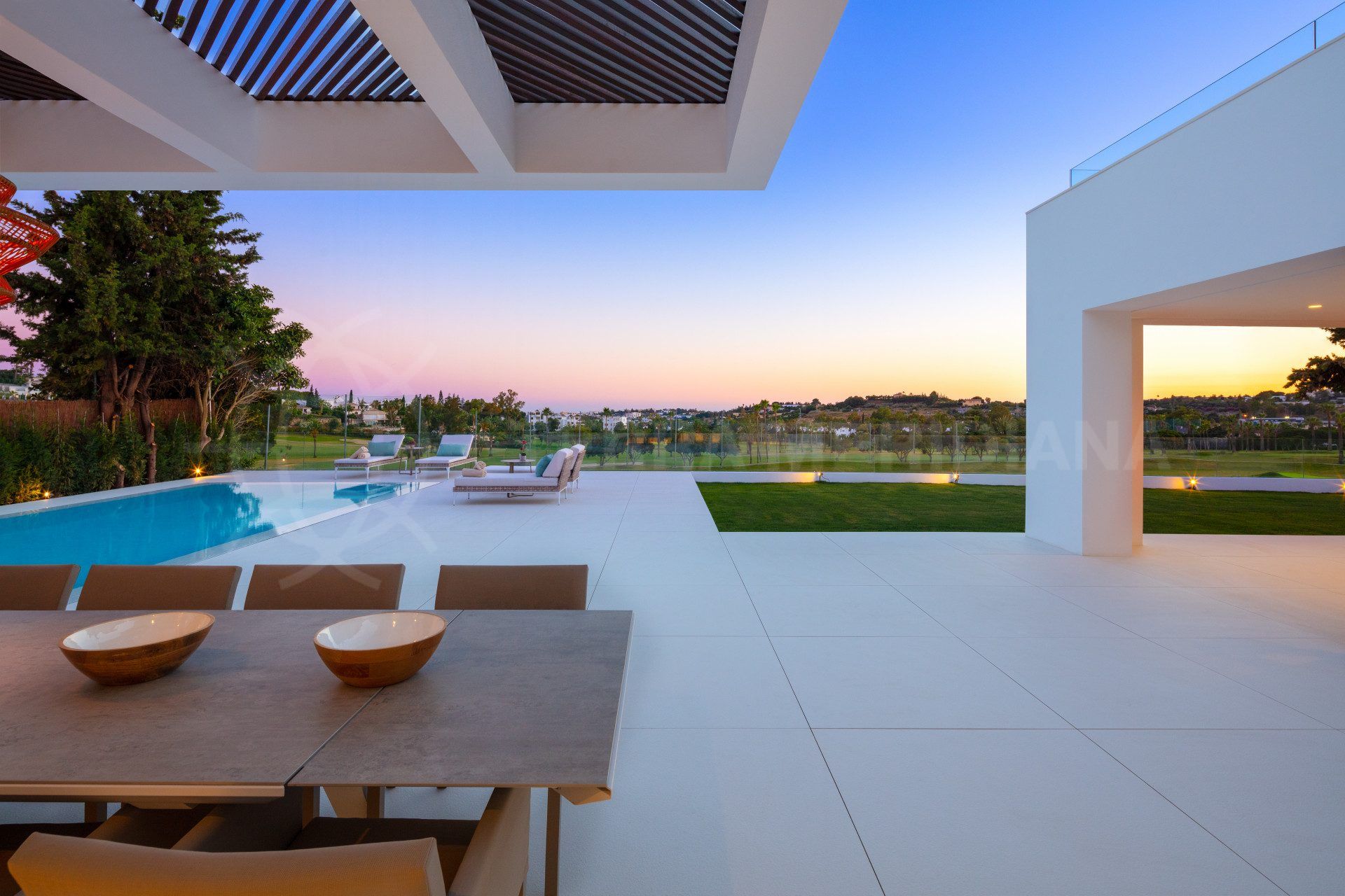 New modern contemporary stye build in Marbella