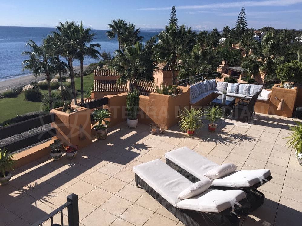 Urbanizaciones de primera línea de playa en Estepona – Los Granados del Mar