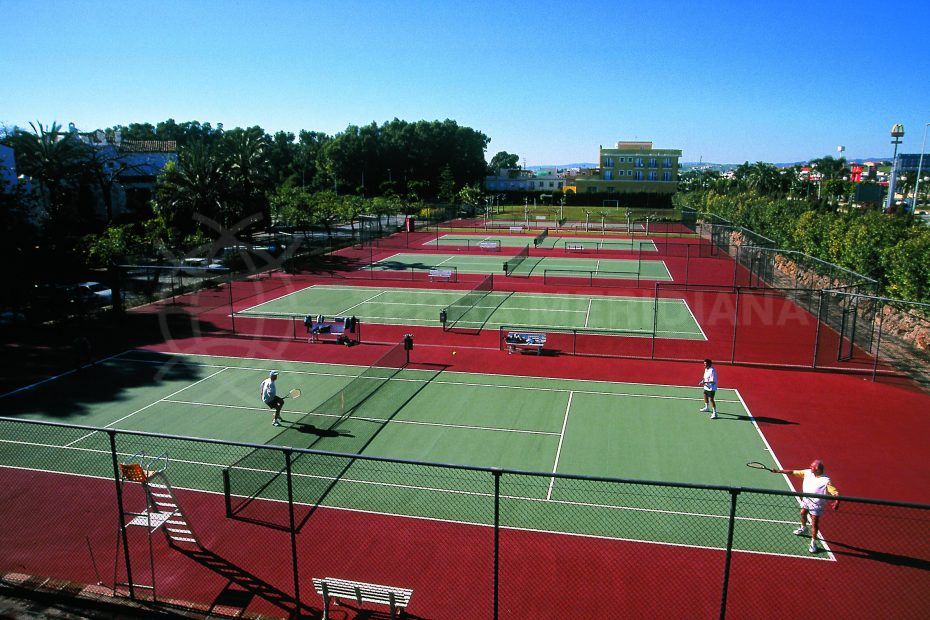 Tennis courts at Alcazaba Beach, Estepona