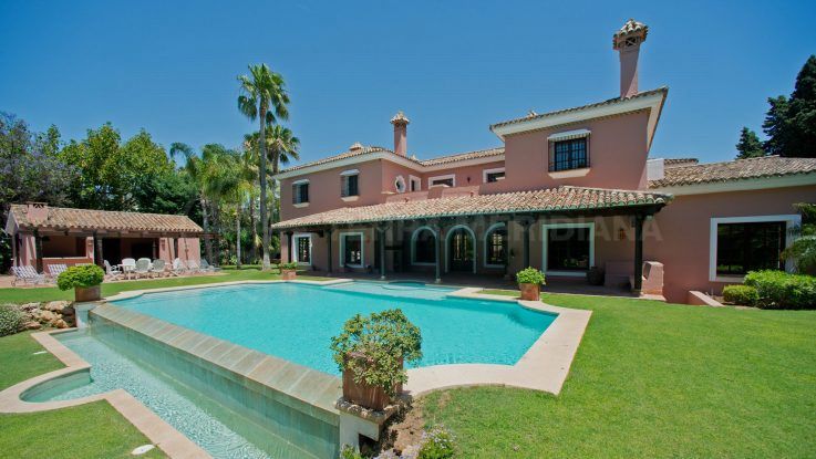 Beachside luxury in Guadalmina Baja