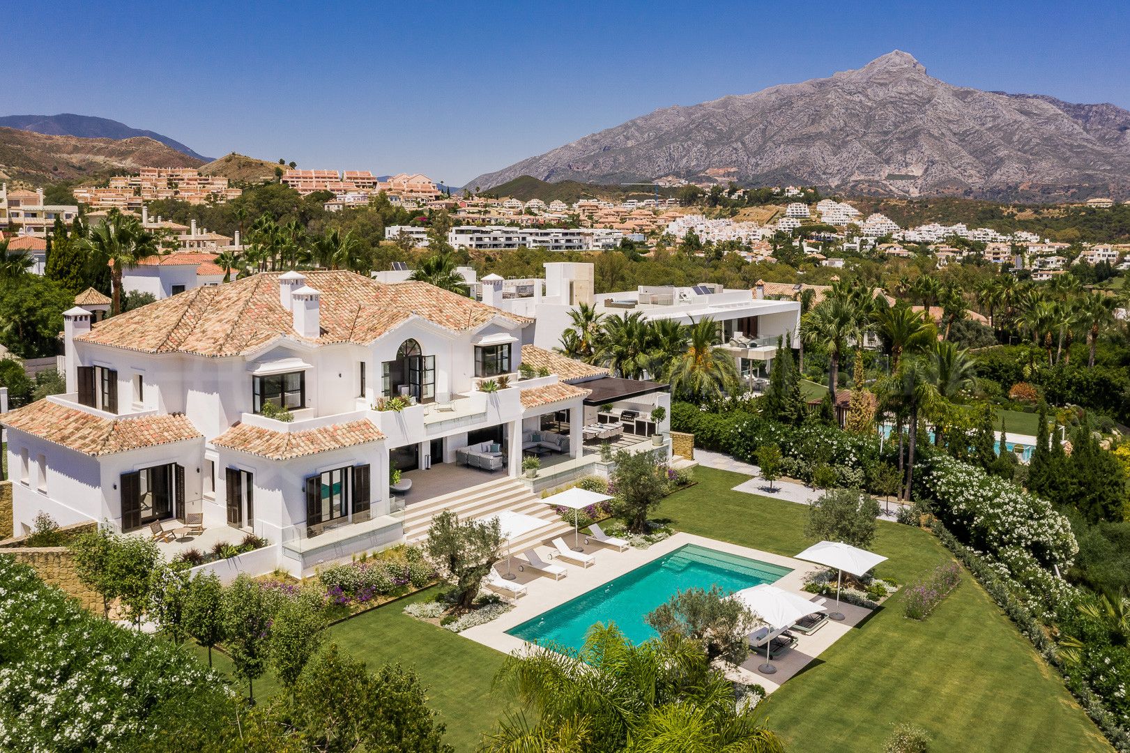 An amazing new property for sale from Terra Meridiana, Villa Cerquilla in Nueva Andalucia