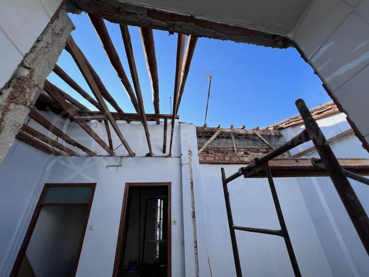 Stage 3 – Construction begins on the new roof