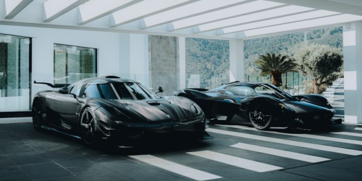 Supercar Photoshoot with International ‘Youtubers’ at Villa Enso