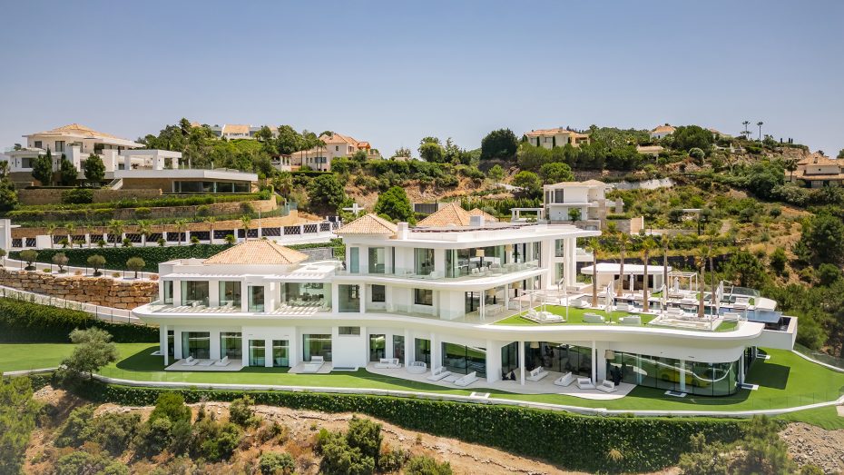 Bringing Architecture to Life with Charly Simon Photo